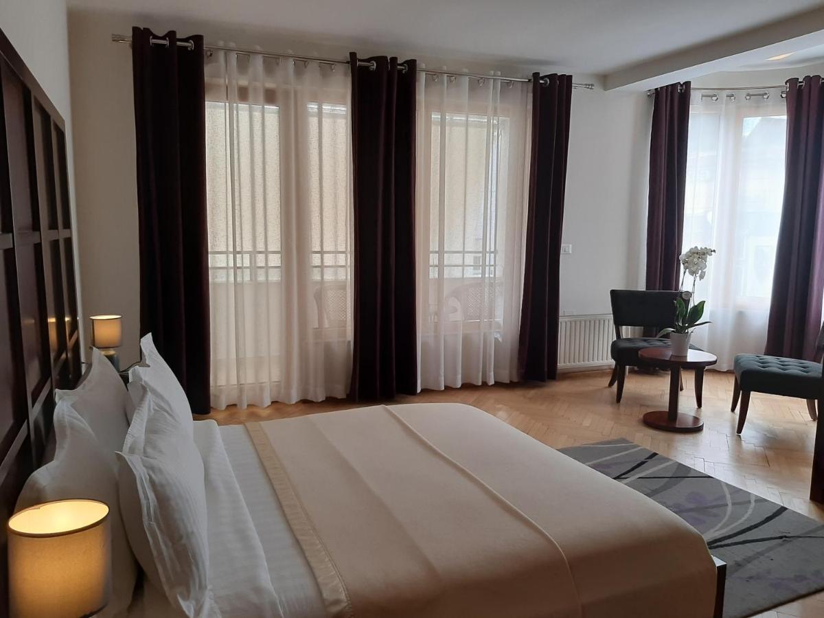 Hotel De Paris Tirana Exterior foto
